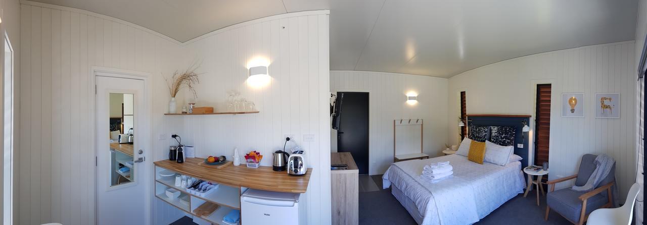 Bed and Breakfast Admiral Waters Cooks Beach Esterno foto