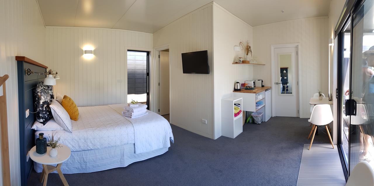 Bed and Breakfast Admiral Waters Cooks Beach Esterno foto