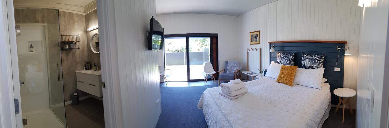 Bed and Breakfast Admiral Waters Cooks Beach Esterno foto